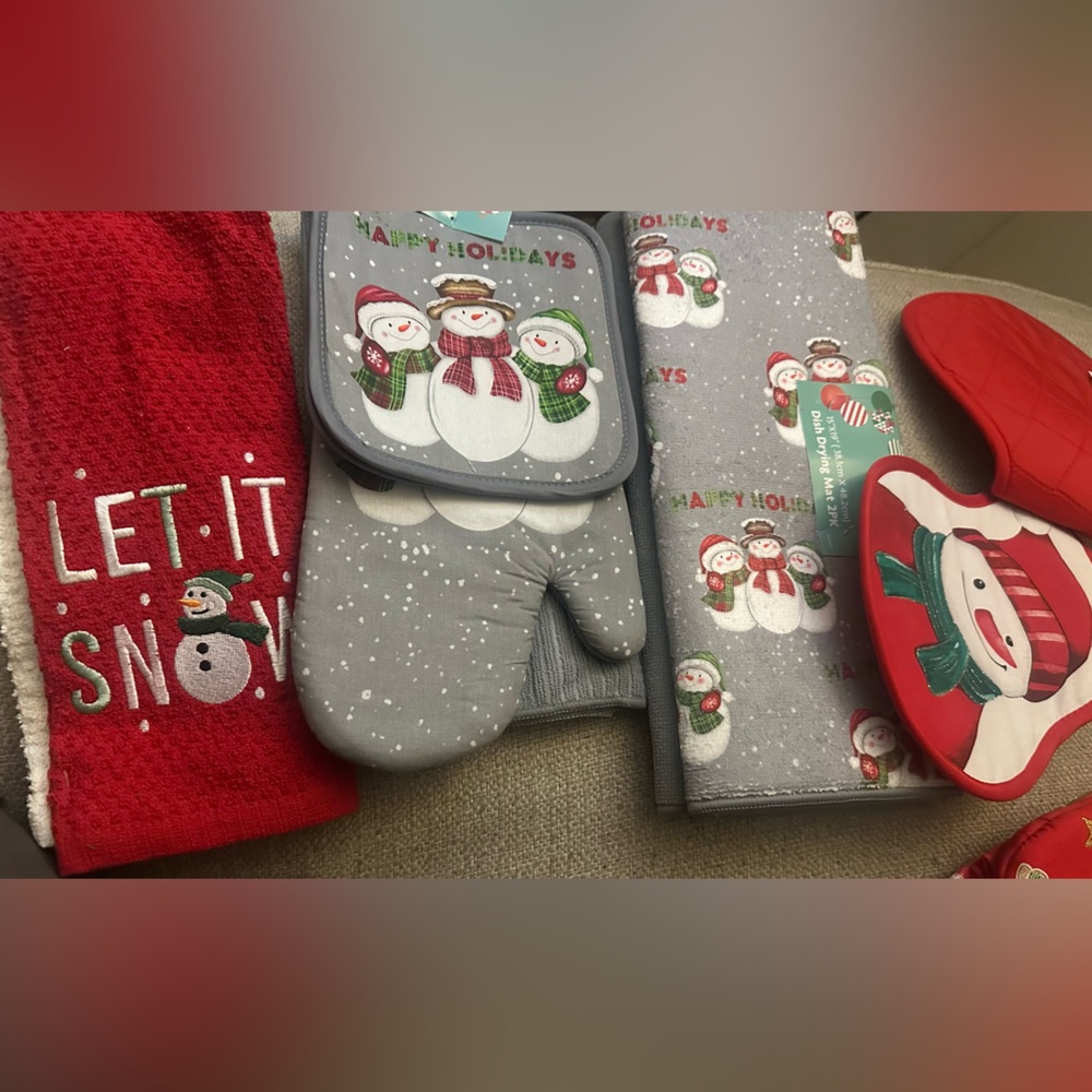 Kitchen Christmas items - Picture 3 of 5